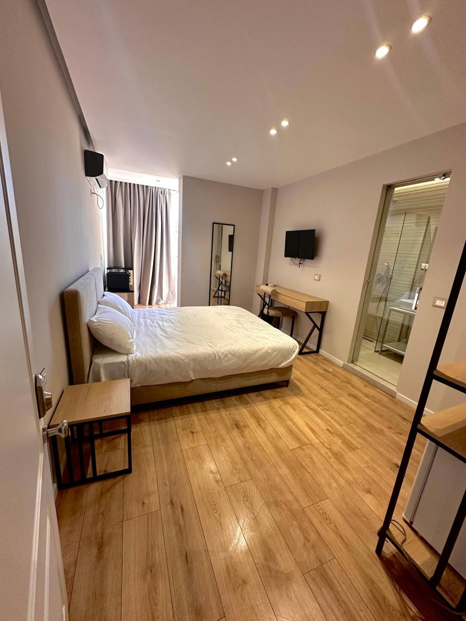 Amazon 8 Guesthouse Tiran Dış mekan fotoğraf