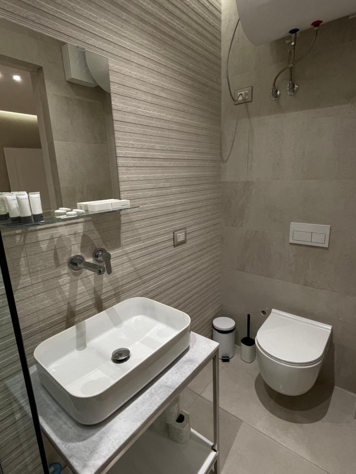 Amazon 8 Guesthouse Tiran Dış mekan fotoğraf